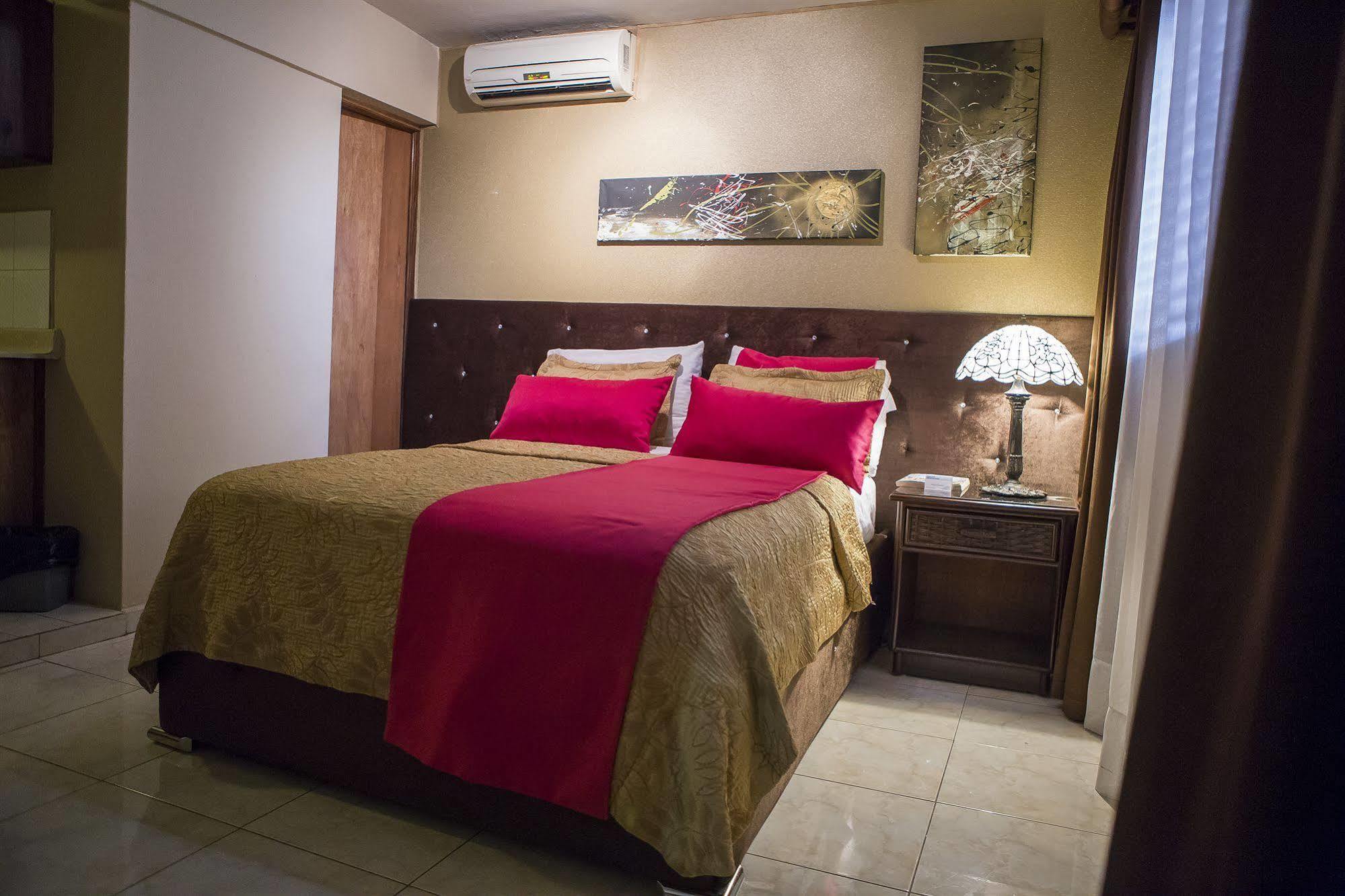 Jardines Del Teatro Hotel Santo Domingo Kültér fotó